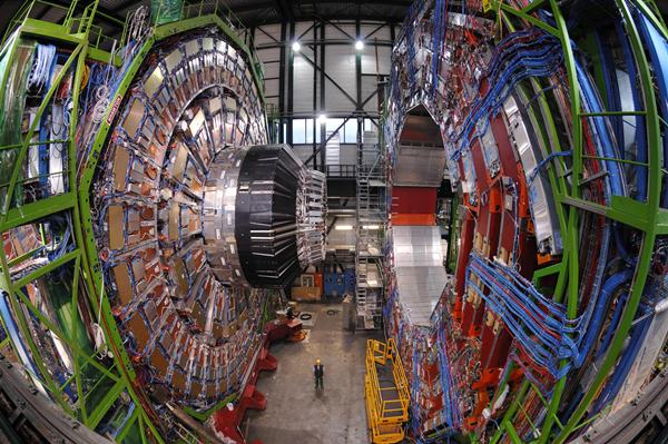 เซิร์นได้ผลแรกออกมาแล้ว! เดินเครื่อง LHC ให้อนุภาคมากกว่าทฤษฎีทำนาย