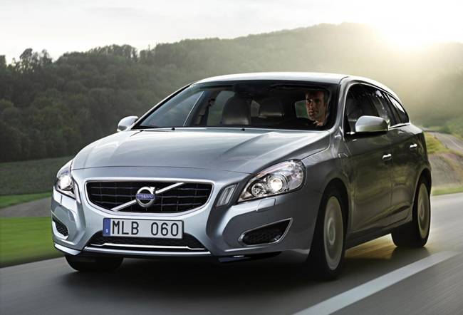 Volvo v60 plug in hybrid deals 2014