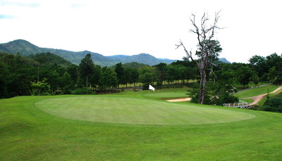 "เขื่อนศรีนครินทร์" สนามกอล์ฟสีเขียว