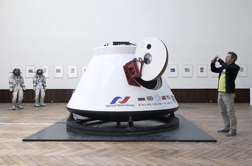 Soviet-era space capsule fetches 1 mln euros at auction