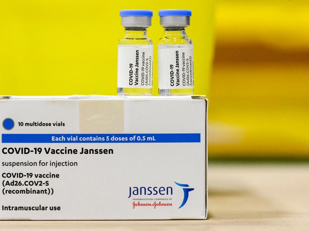 “ประยุทธ์” ลงนามนำเข้า Johnson&Johnson 25 ล้านโดส ซิโนแวค 8 ล้าน ให้ครบ ...