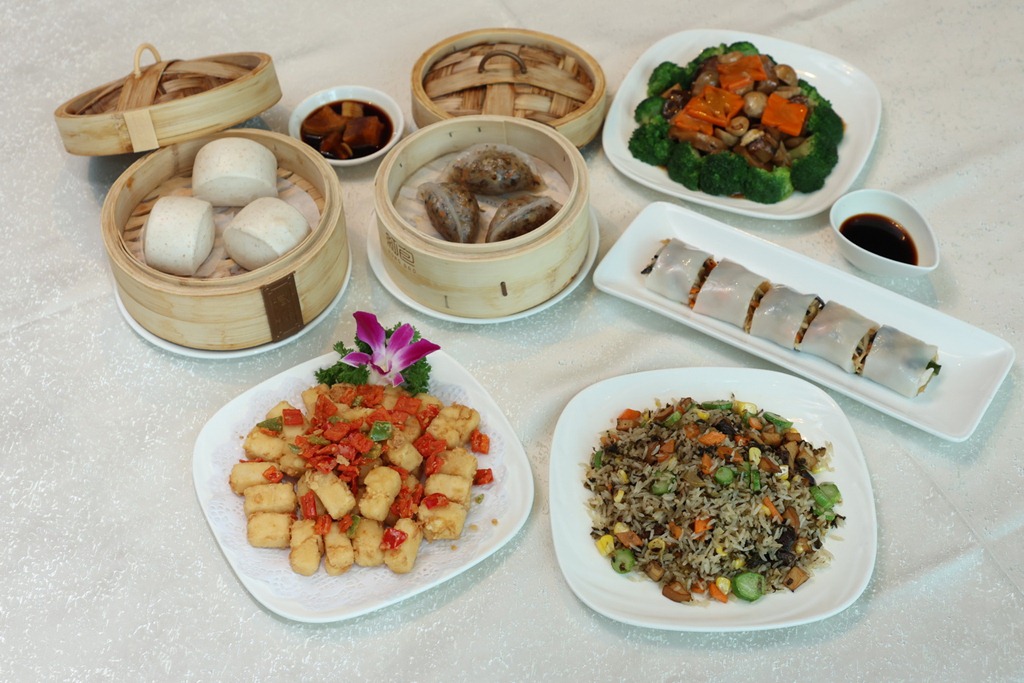 Photo Gallery Vegetarian Festival 2022 อิ่มบุญ สุขใจ รับเทศกาลกินเจ ที่ศูนย์การค้า เซ็นทรัล เอ็ม