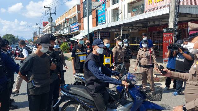 clear!  Two of the four gold shop robbers in Tak used to rob a gold shop and find a monk. Their partner in the gang is supposed to be a Burmese migrant.