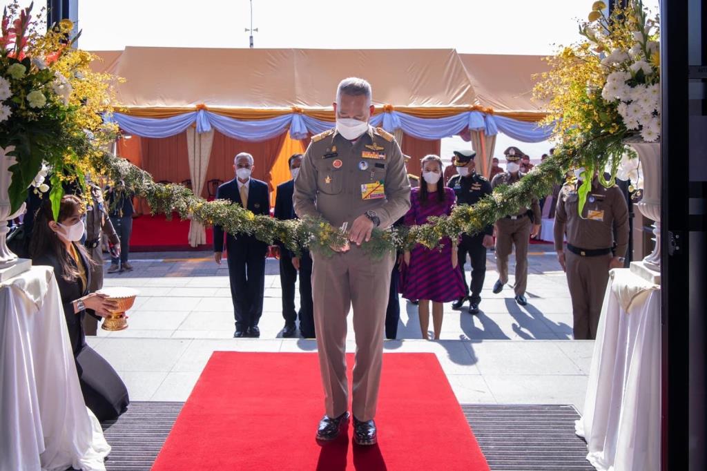 His Majesty, His Majesty’s secretary, presided over the opening of Golden Place, Nakhon Sawan branch.