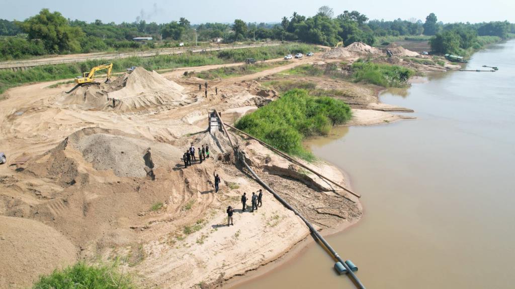 ปทส.บุกจับท่าทรายเถื่อน ลักลอบดูดทรายแม่น้ำเจ้าพระยา