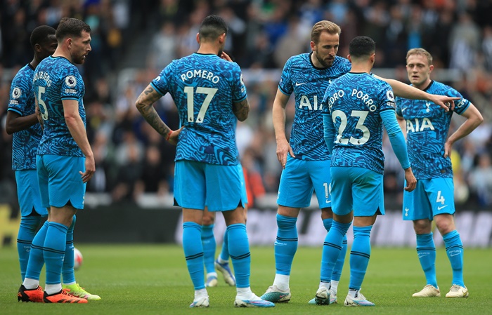 Tottenham Hotspur Players Request Refunds for Fans After Devastating Loss to Newcastle United