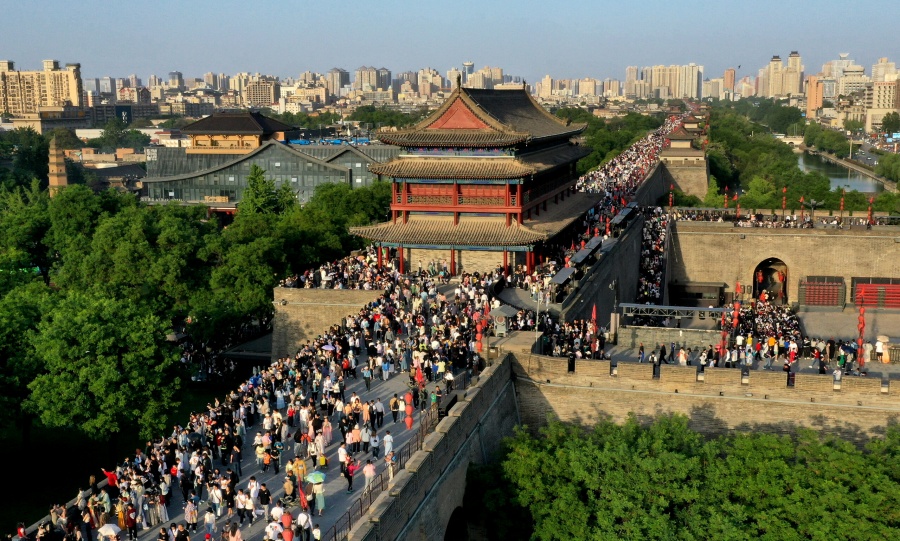 “Discover the Charm and History of Xi’an: China’s Top Travel Destination during Golden Week”