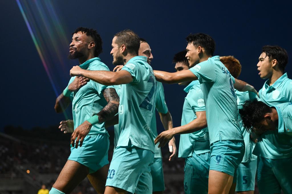 "Buriram" defeated "BU" 20, lifted the English FA Cup, making history for the first team to win