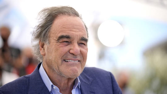 Acclaimed Hollywood Director Oliver Stone Criticizes Biden’s Approach to Ukraine, Warns of Confrontation with Russia