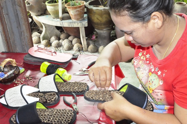 Coconut Shell Shoes: Health and Wisdom of Plai Phong Phang Subdistrict, Samut Songkhram