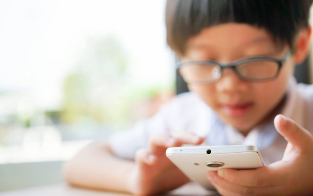 The Department of Health Warns Parents About the Negative Impact of Screens on Children’s Vision and Development