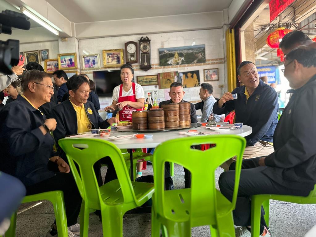 Thai Prime Minister Enjoys Dim Sum in Betong on Southern Province Tour