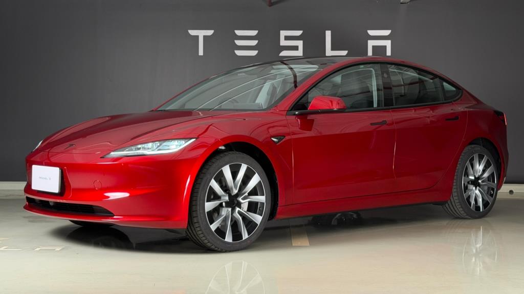 ราคาทางการ Tesla Model 3 รุ่น Long Range RWD เคาะเริ่มต้น 1,599,000 บาท