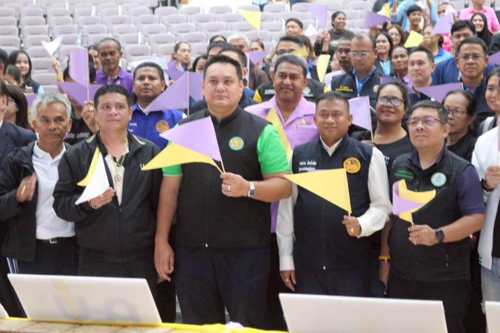 ภาพประกอบข่าว: สมัชชานครแห่งความสุข ประจำปี 68 คึกคัก ภาคประชาชน 45 เครือข่ายฯ ยื่นข้อเสนอ 6 ด้าน ถึง“ธรรมนัส”ตั้งคณะ กก.ดำเนินการ