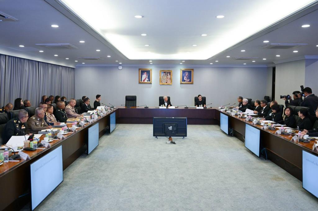 ภาพประกอบข่าว: รัฐบาลประชุมคกก.จัดสร้างพระเมรุมาศ พิธีถวายพระเพลิงพระบรมศพ สมเด็จพระพันปีหลวง ให้สมพระเกียรติ