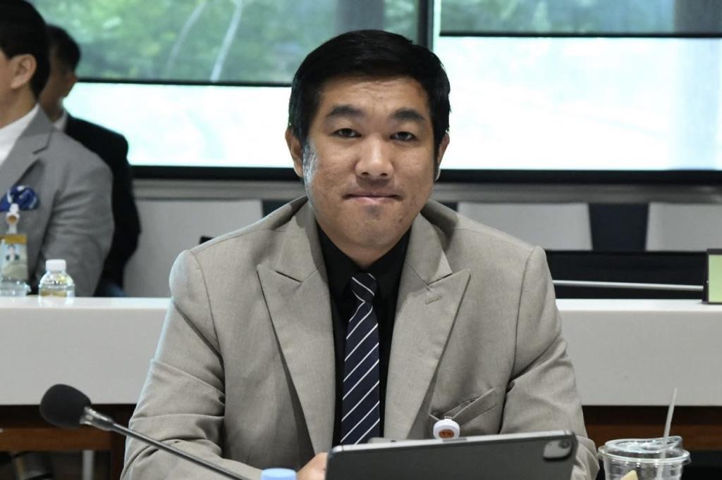 ภาพประกอบข่าว: ‘กมธ.ป.ป.ช. สภาฯ’ ตื้อ ‘นฤมล’ ร่วมถกปมจ้างพิมพ์ ‘แบบเรียนพันล้าน’ งง! โดนชี้ผิด กม.จัดซื้อฯ เพียบ แต่ไม่เห็นฟันคนผิด