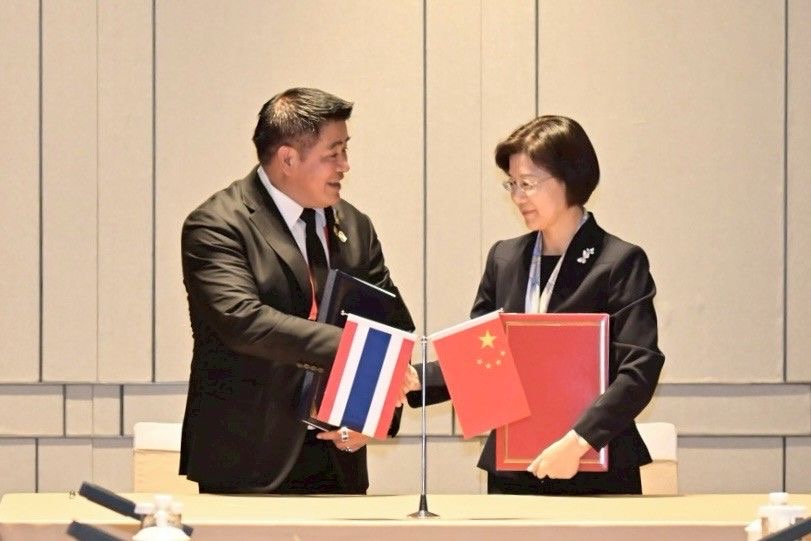 ภาพประกอบข่าว: “ธรรมนัส”ลงนามพิธีสารไทย–จีน เปิดตลาดส่งออกผลิตภัณฑ์จากผึ้ง เพิ่มมูลค่ากว่า 1,000 ล้านบาทต่อปี สร้างรายได้ให้เกษตรกรไทย