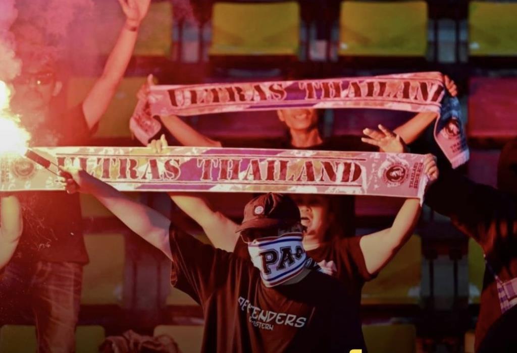 สมาคมกุมขมับแฟนบอลจุดพลุแฟร์อีก คาดโดนปรับซ้ำเติมวิกฤตการเงิน เสี่ยงโดนแบนเข้าสนาม