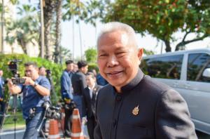 ส.ส.พรรคเพื่อไทยลาออก 3 คน หลังถูกศาลรัฐธรรมนูญตัดสิทธิ์ทางการเมือง 10 ปี