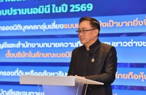 สหรัฐฯ ประกาศขึ้นภาษีนำเข้าสินค้าจีน 100% หวังกดดันการค้าโลก