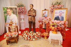 ดาราไทยเปิดใจถึงความท้าทายในวงการบันเทิงและความสำคัญของครอบครัว